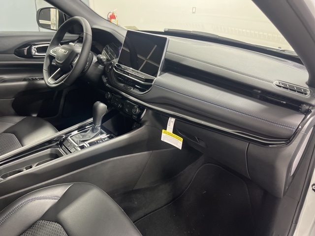 2026 Jeep Compass Latitude photo 19