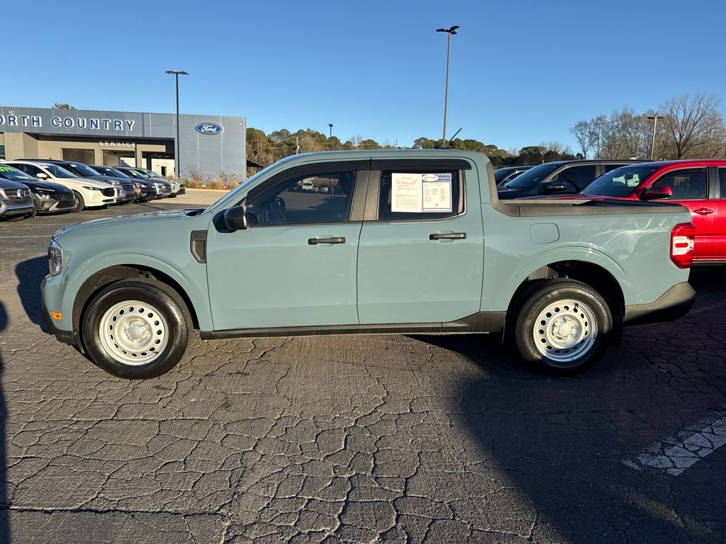 2022 Ford Maverick XL photo 2