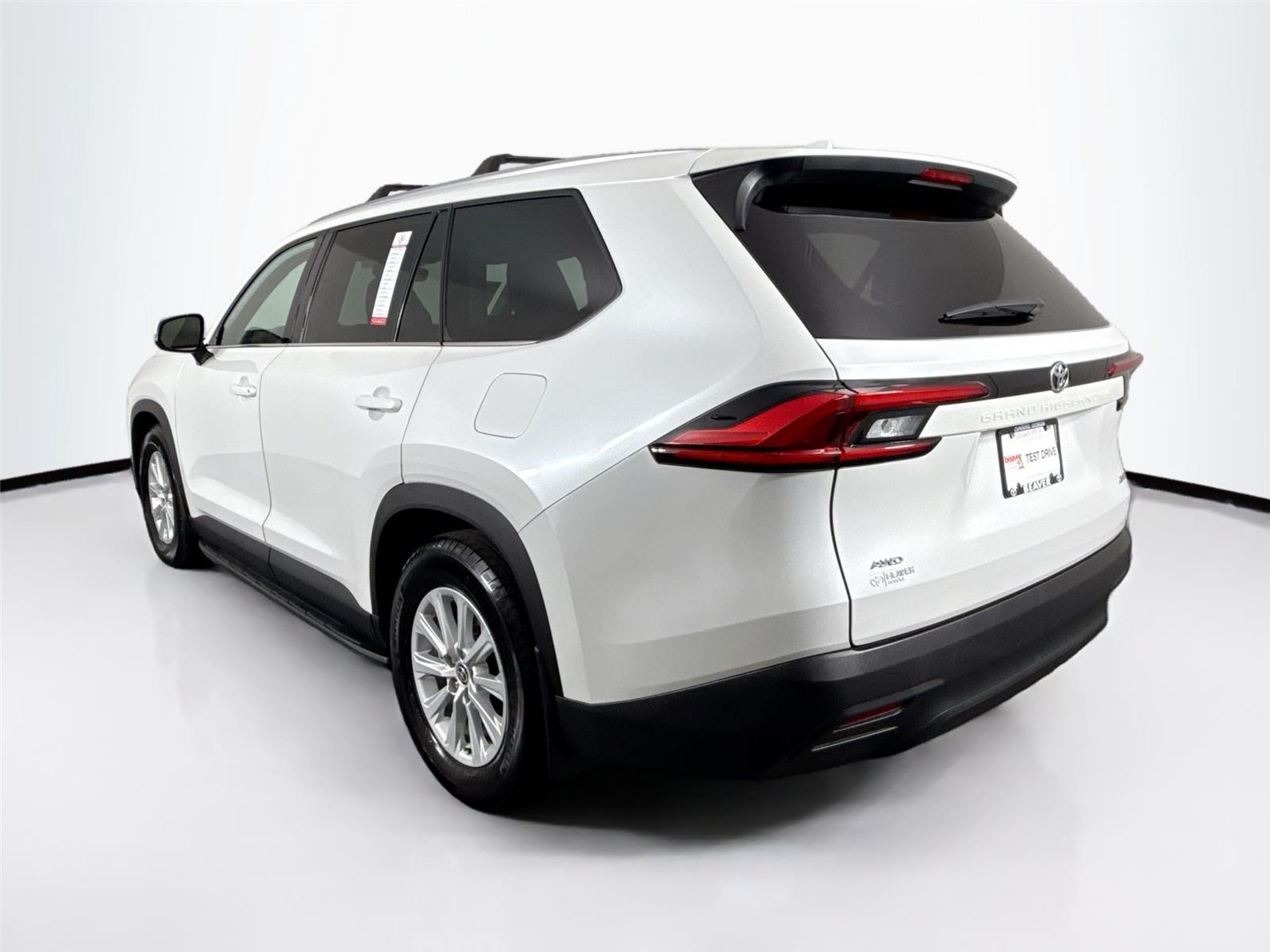 2024 Toyota Grand Highlander XLE photo 8