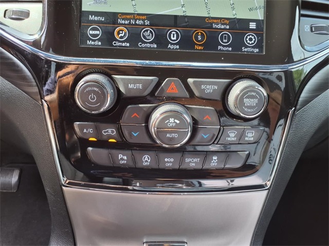 2022 Jeep Grand Cherokee Laredo photo 17