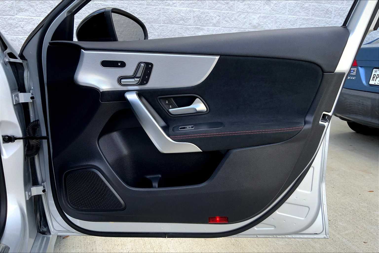 2021 Mercedes Benz A 220 photo 15