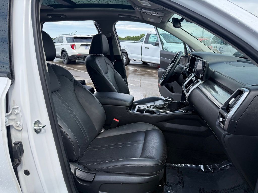 2023 Kia Sorento S photo 17