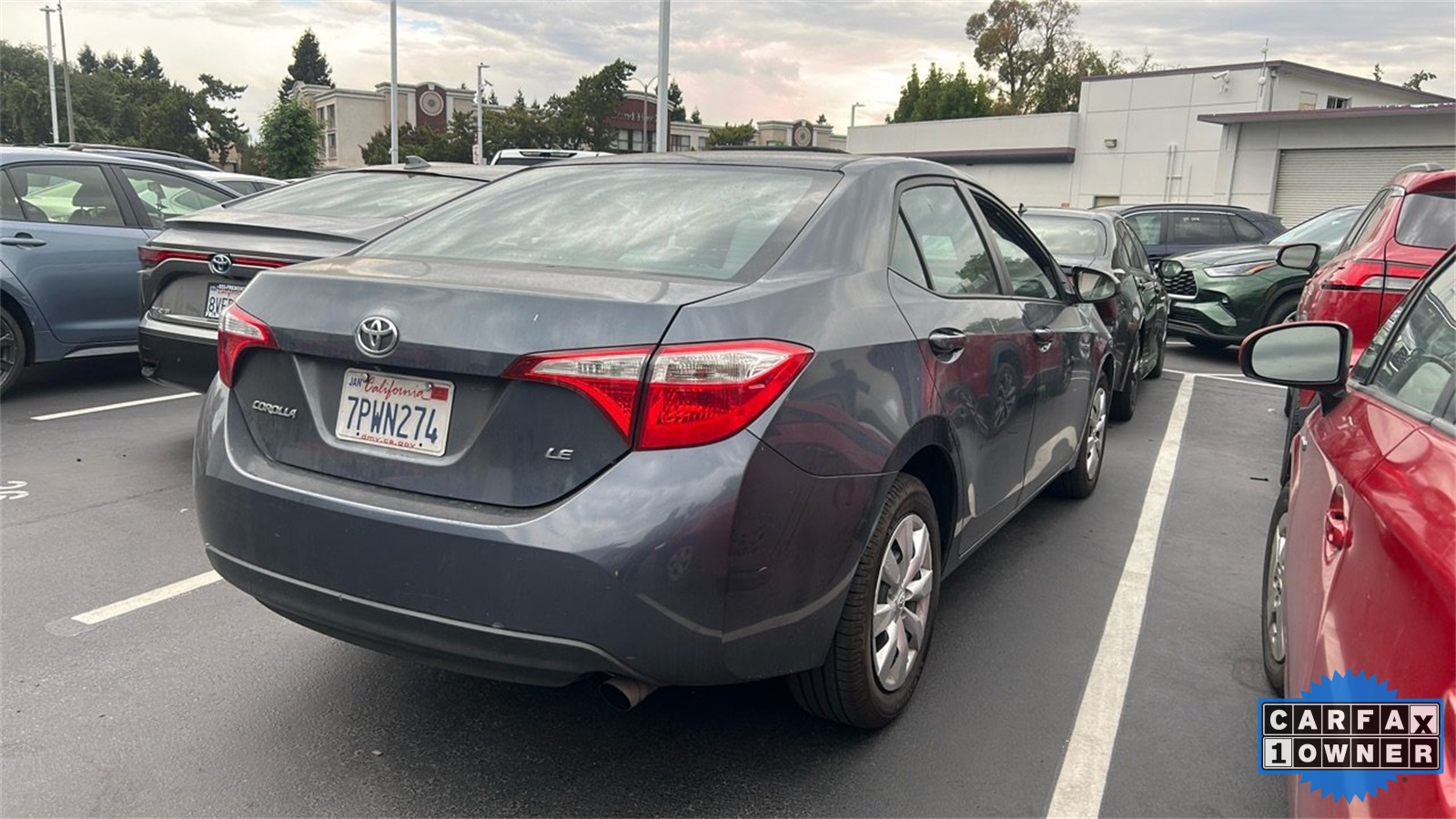 2016 Toyota Corolla LE photo 2