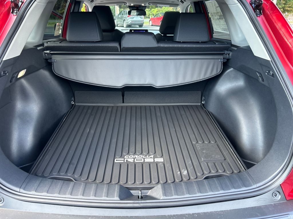 2026 Toyota Corolla Cross LE photo 23