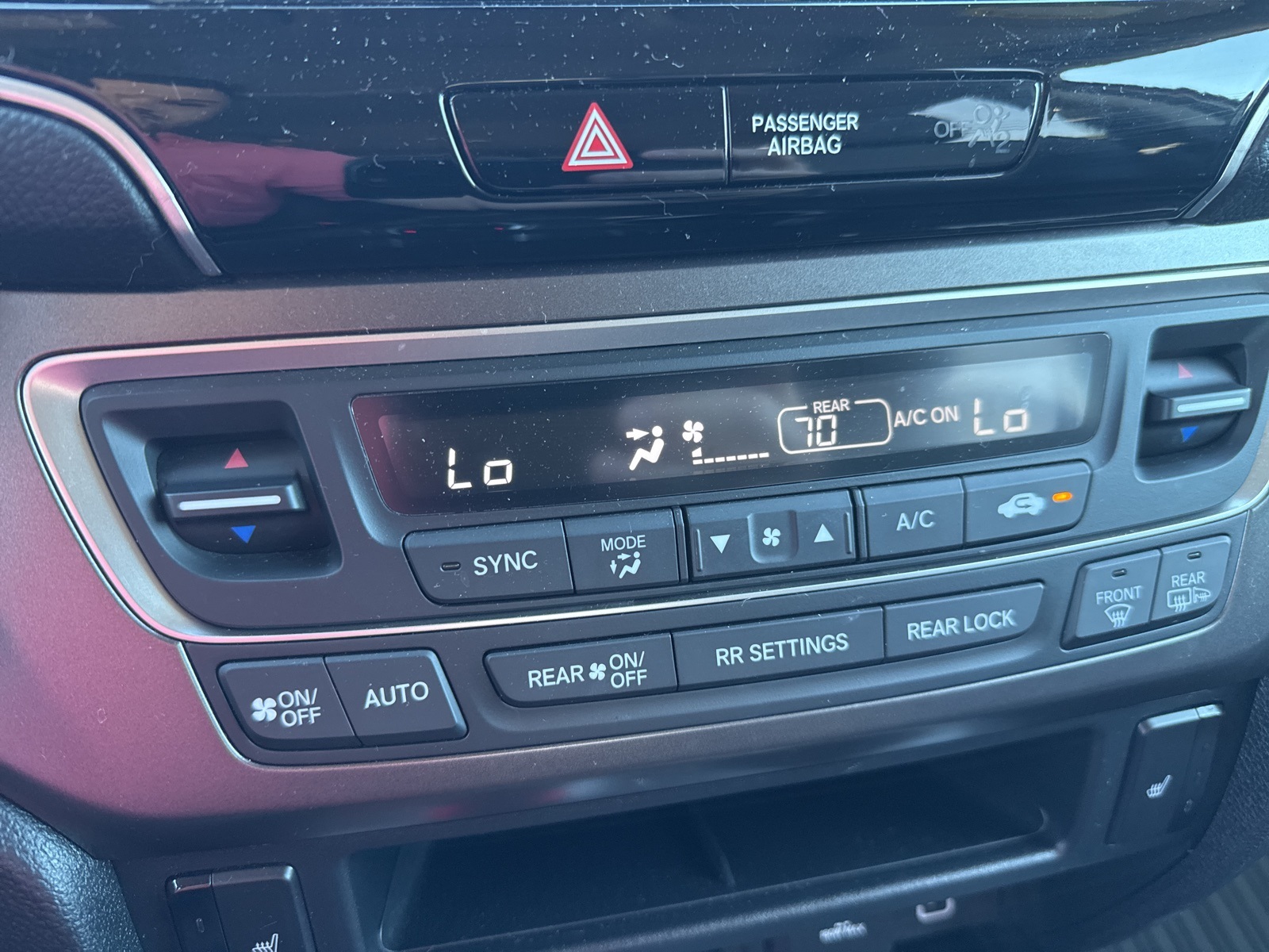 2022 Honda Pilot SE photo 22