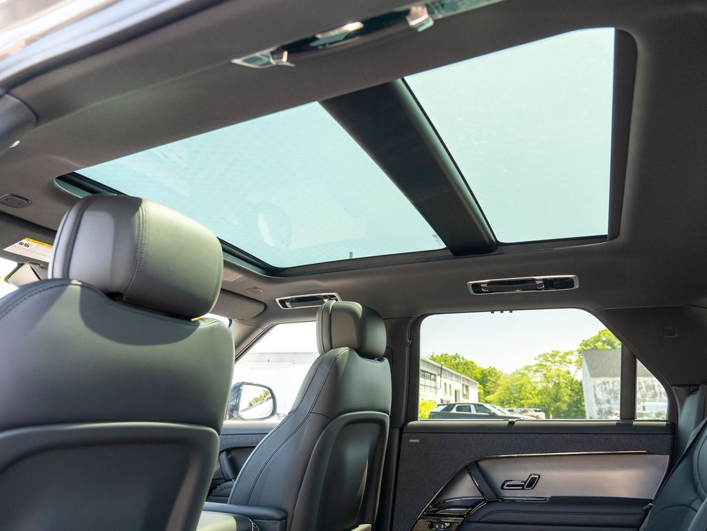 2025 Land Rover Range Rover Sport SE photo 22