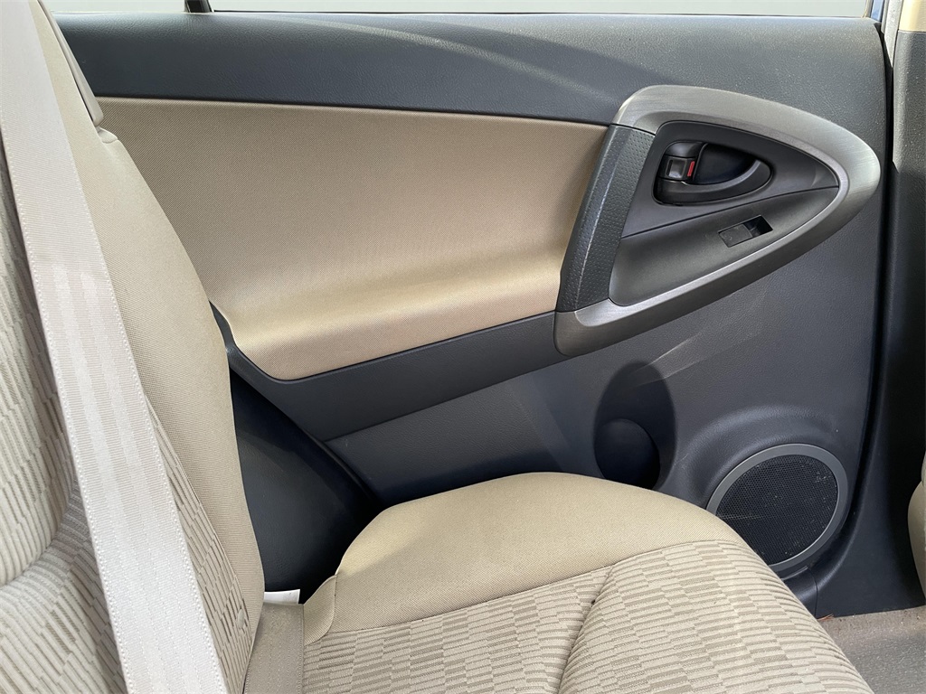 2012 Toyota RAV4 Base photo 17