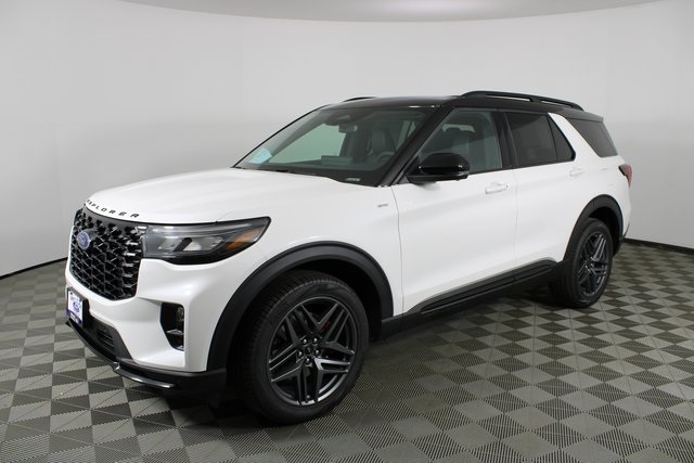 2025 Ford Explorer ST-Line photo 2