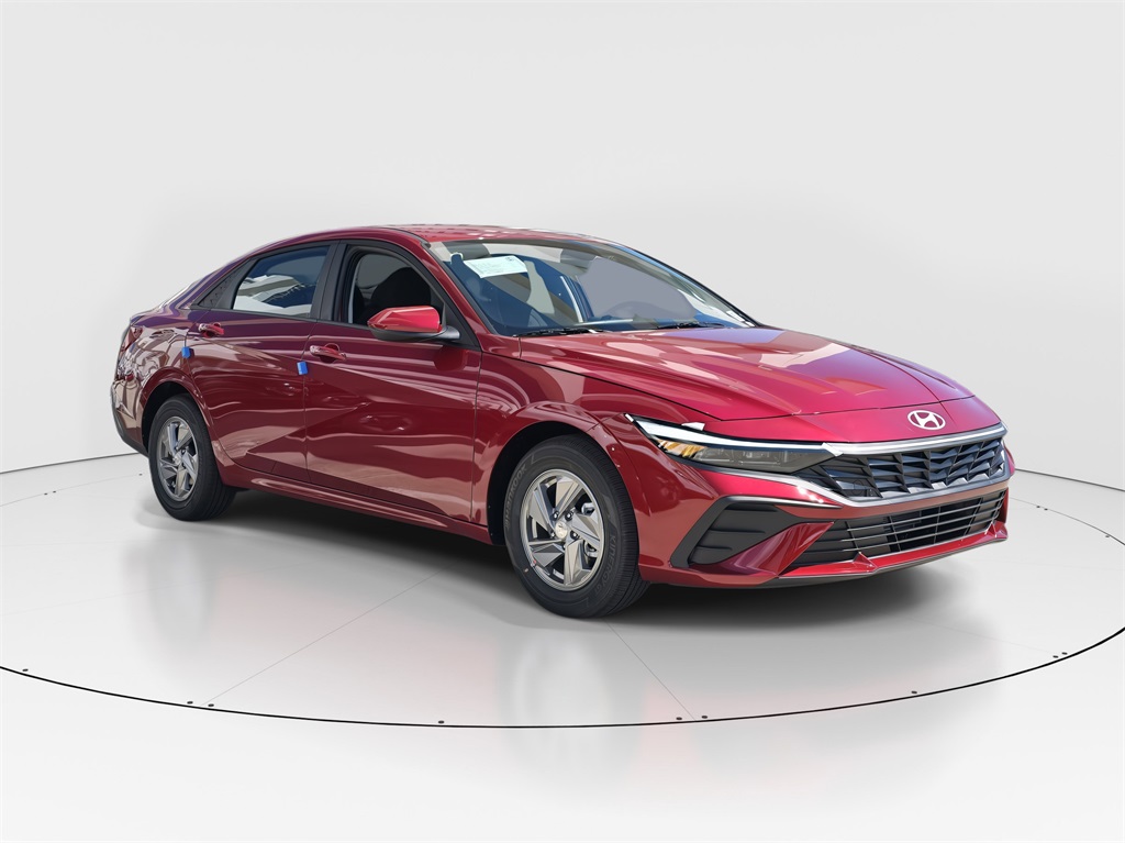 2025 Hyundai Elantra SE photo 2