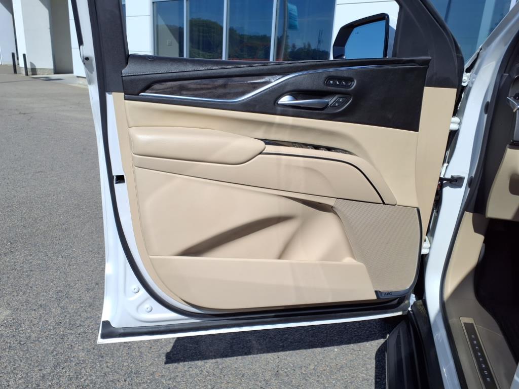 2021 Cadillac Escalade Premium Luxury photo 7