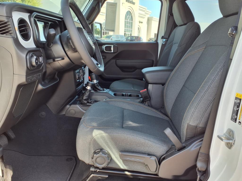 2025 Jeep Wrangler Sport S photo 3