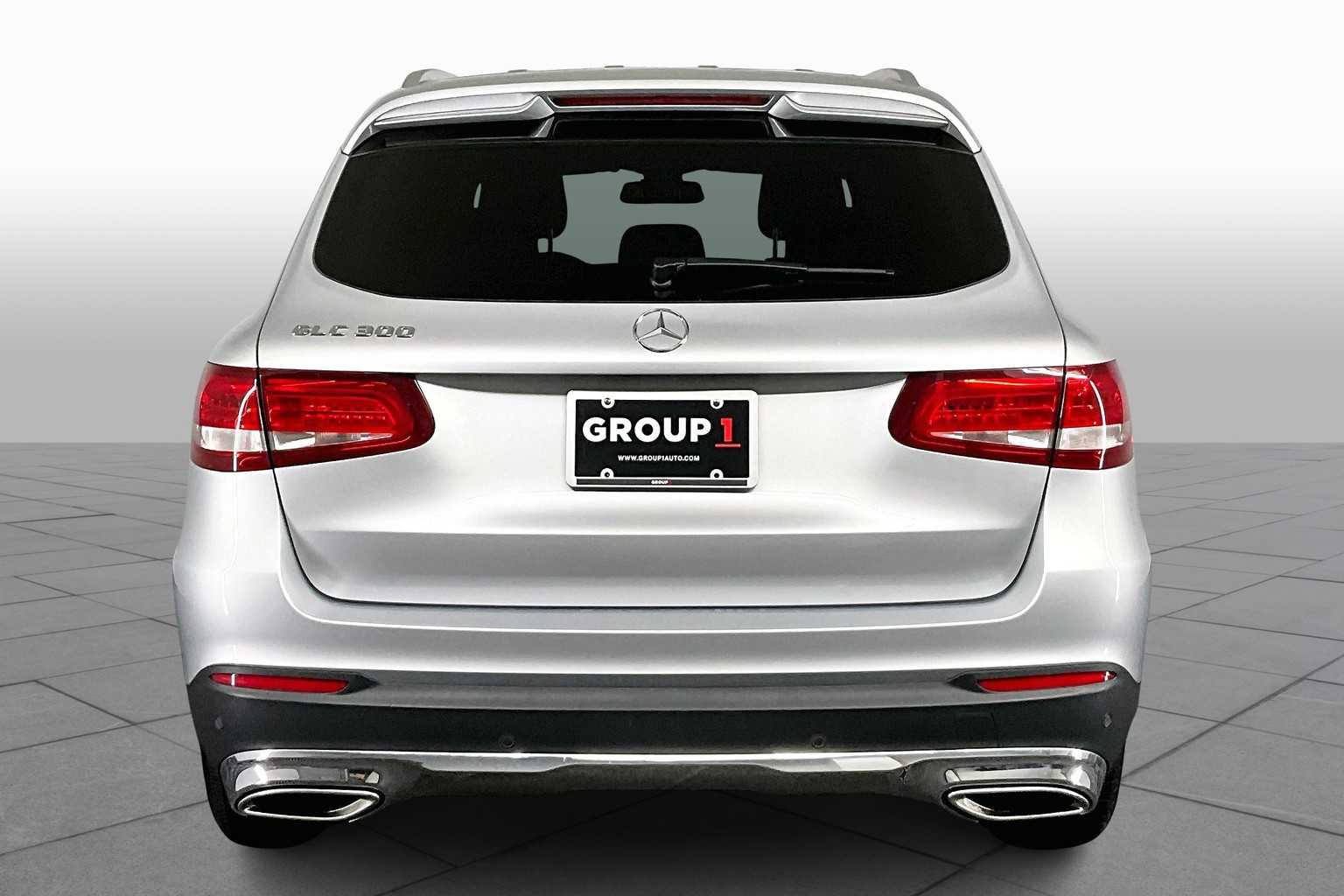 2017 Mercedes Benz GLC 300 photo 4