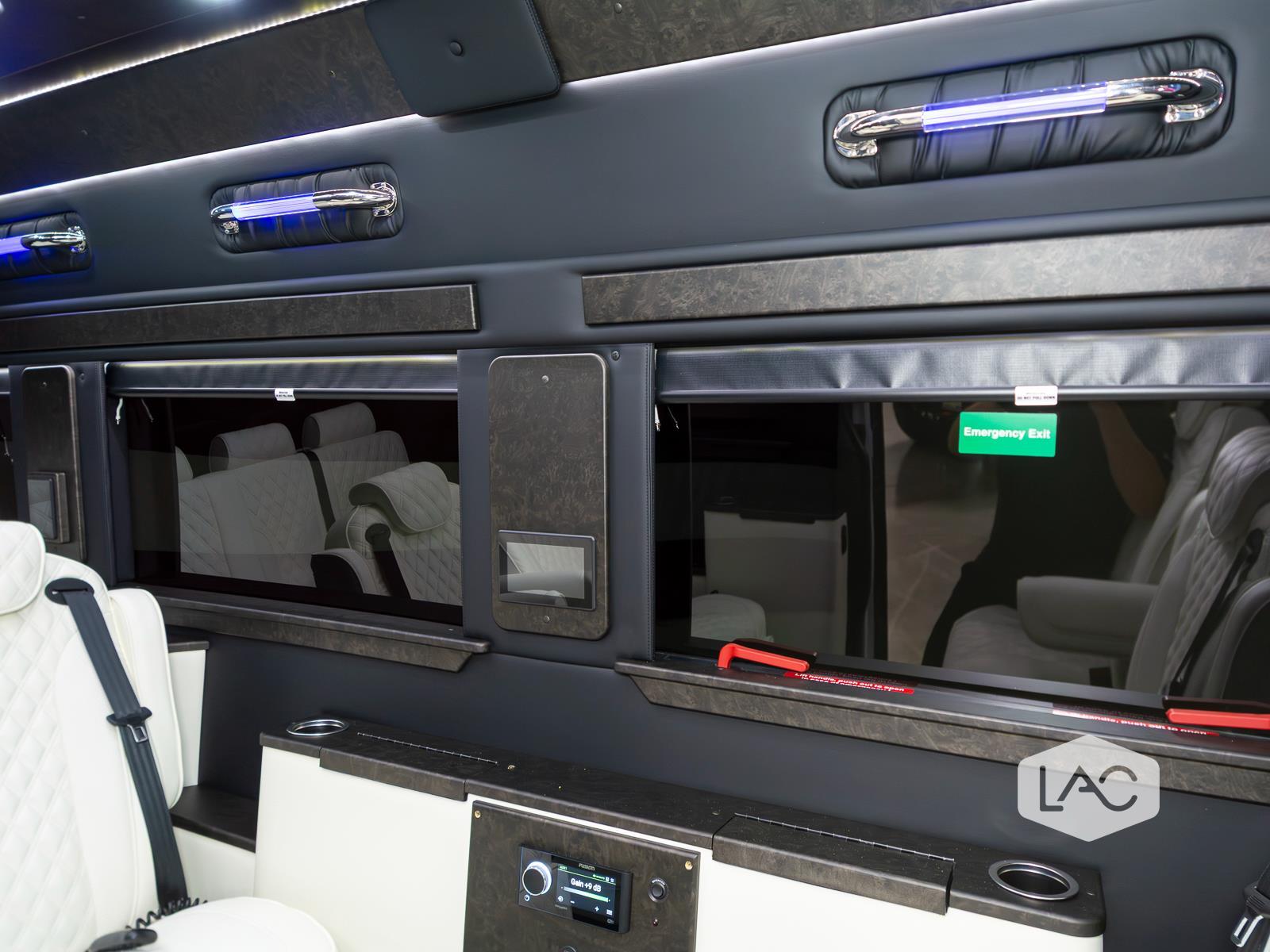 2021 Mercedes Benz Sprinter Crew Van photo 6