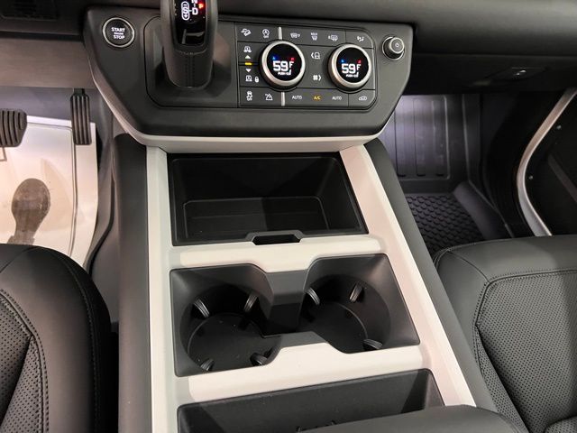 2025 Land Rover Defender 110 S photo 20