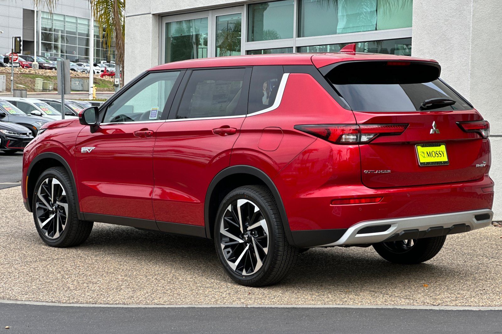 2025 Mitsubishi Outlander PHEV SE photo 6