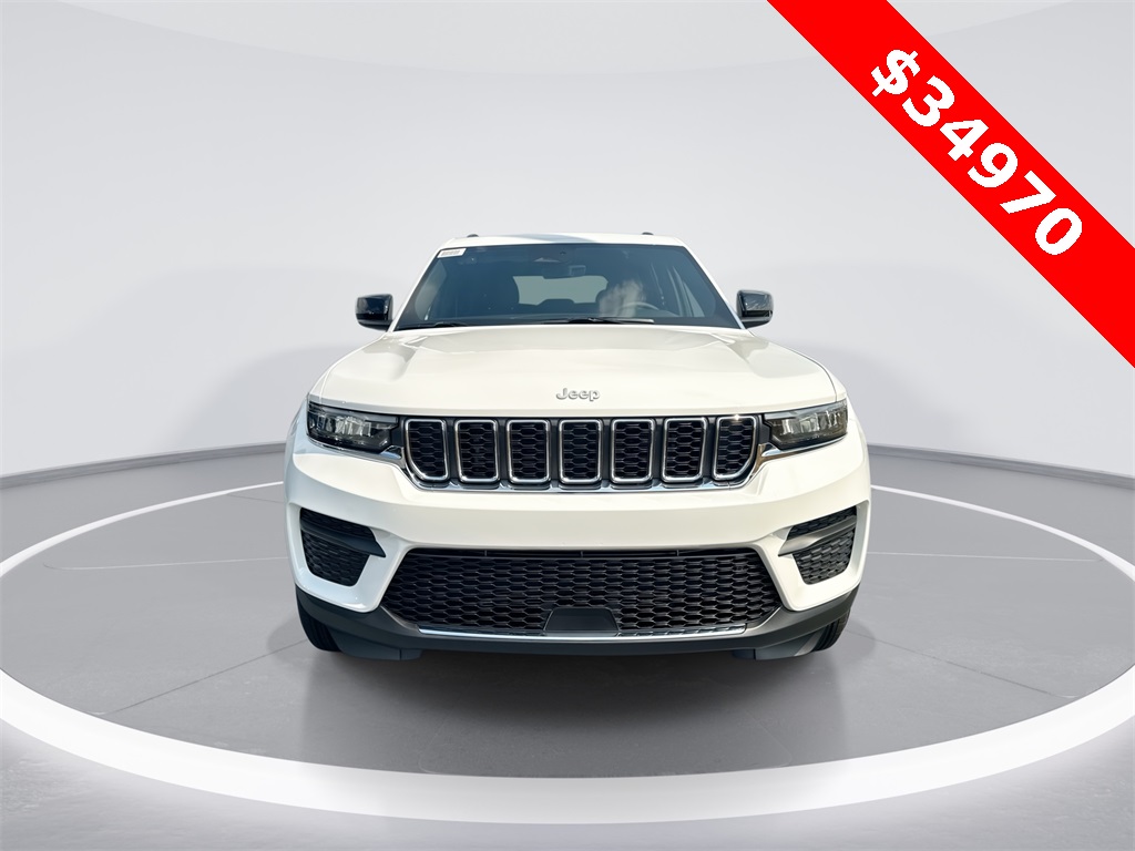 2025 Jeep Grand Cherokee Laredo X photo 3