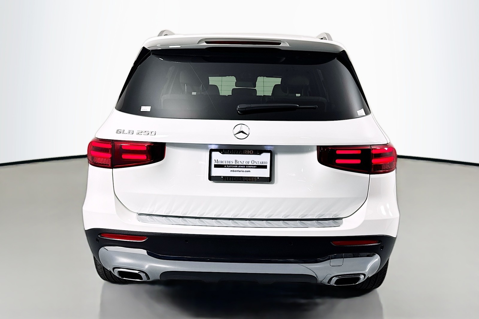 2025 Mercedes Benz GLB 250 photo 3