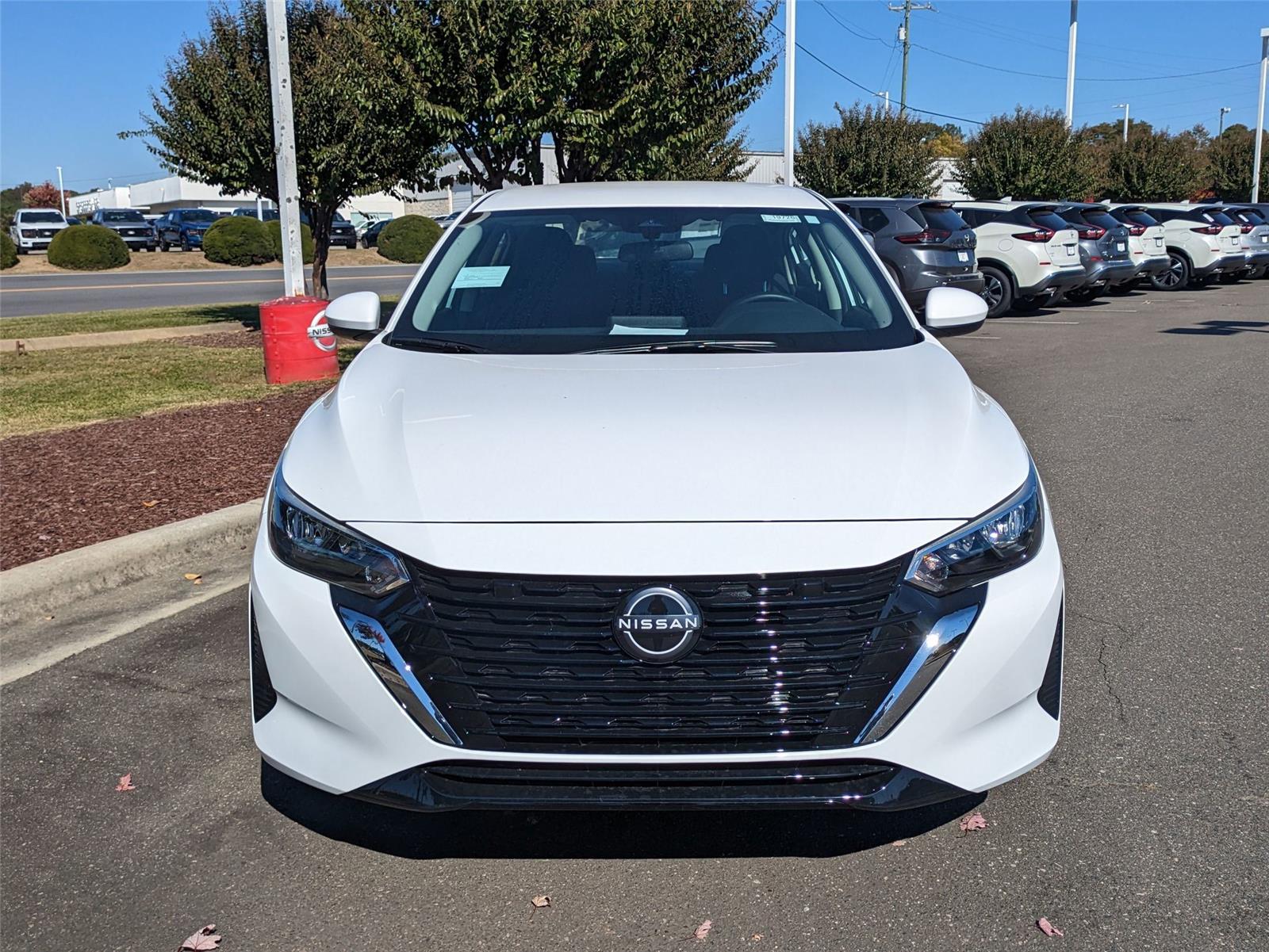 2025 Nissan Sentra S's photo