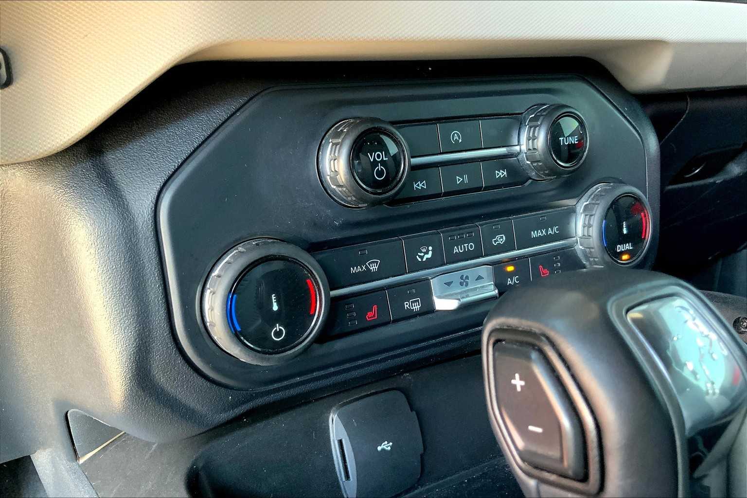 2022 Ford Bronco Wildtrak photo 30