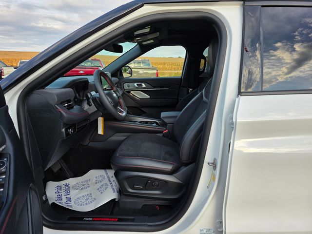 2025 Ford Explorer ST photo 4