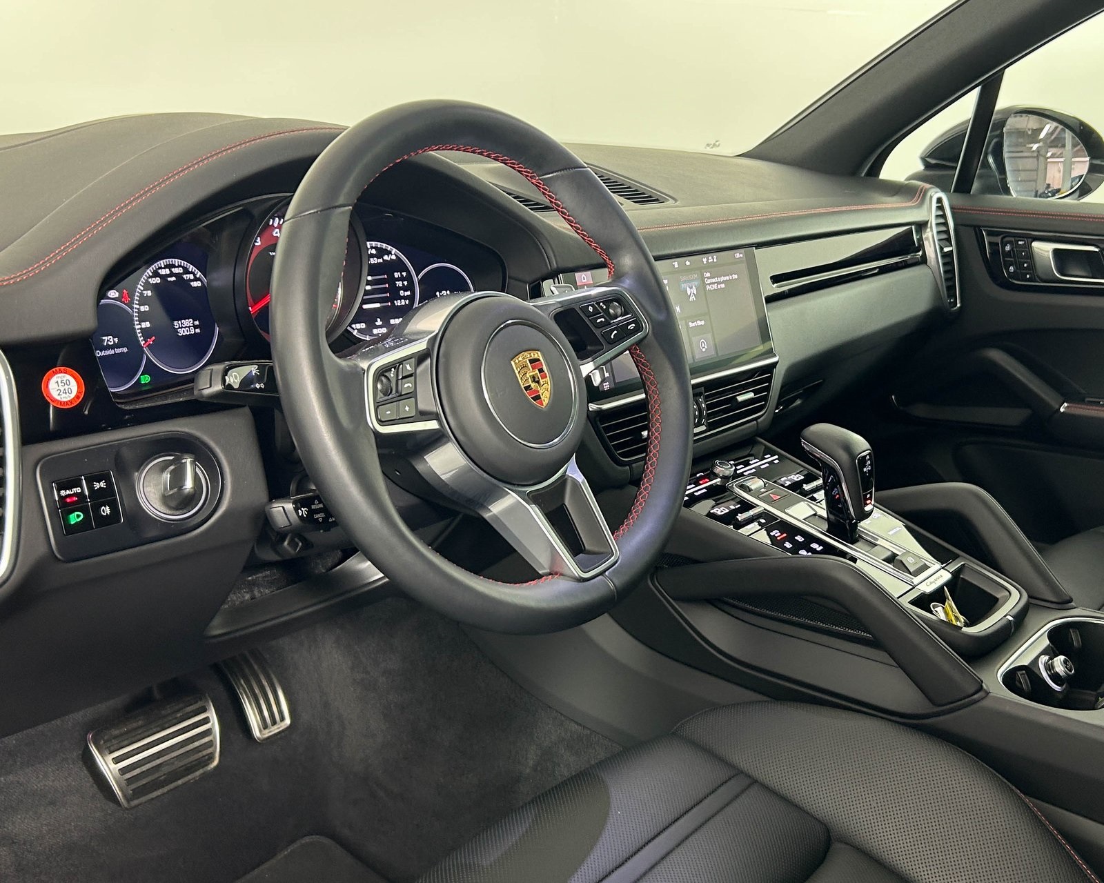 2020 Porsche Cayenne S photo 3