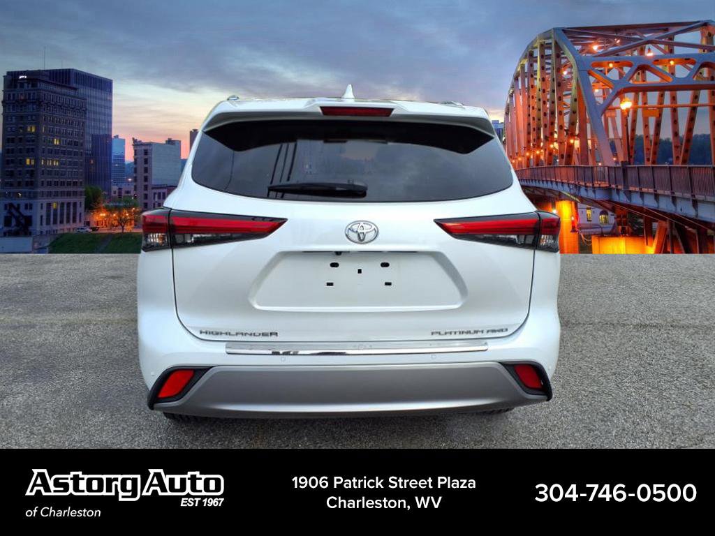 2022 Toyota Highlander Platinum photo 4