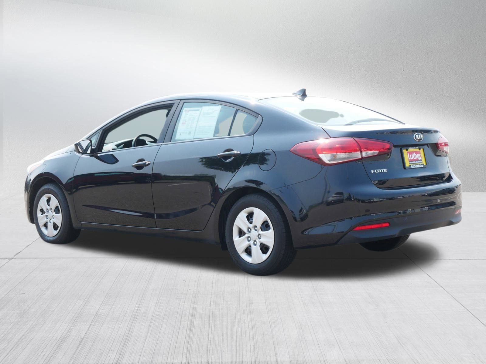 2018 Kia Forte LX Base photo 5
