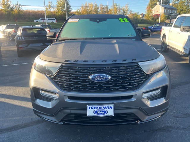 2022 Ford Explorer ST-Line photo 2