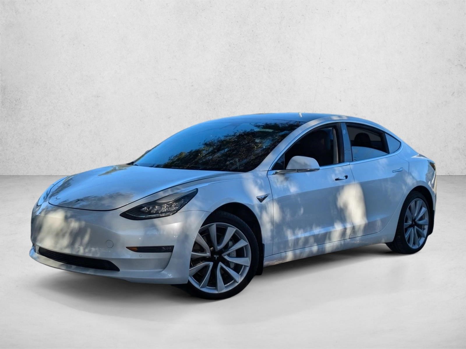 2019 Tesla Model 3 Long Range's photo