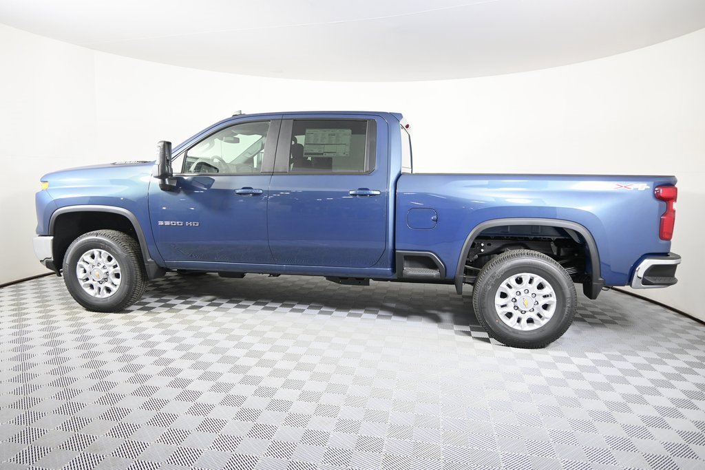 2026 Chevrolet Silverado 3500HD LT photo 3