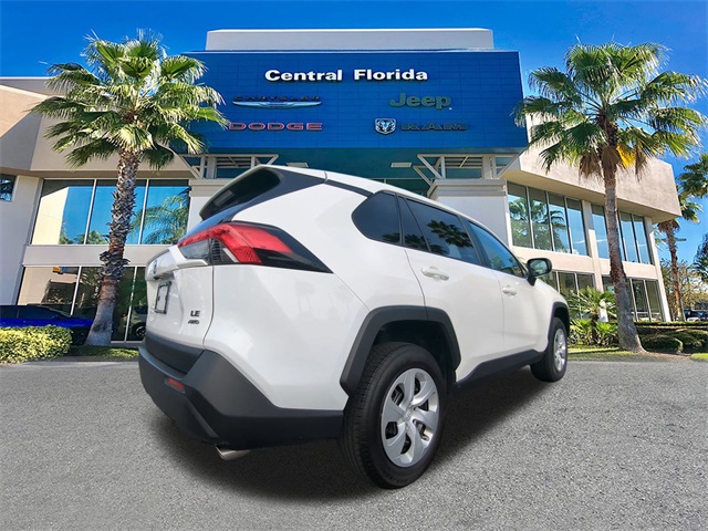 2024 Toyota RAV4 LE photo 2