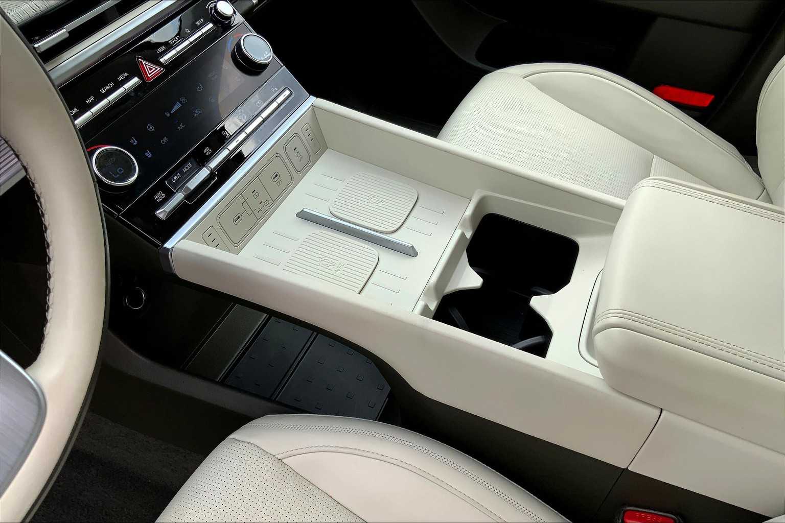 2025 Hyundai Santa Fe Calligraphy photo 15