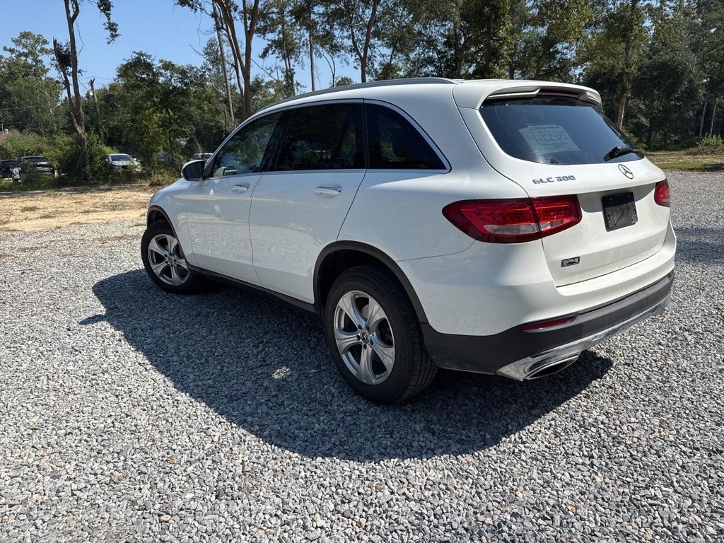 2017 Mercedes Benz GLC 300 photo 4
