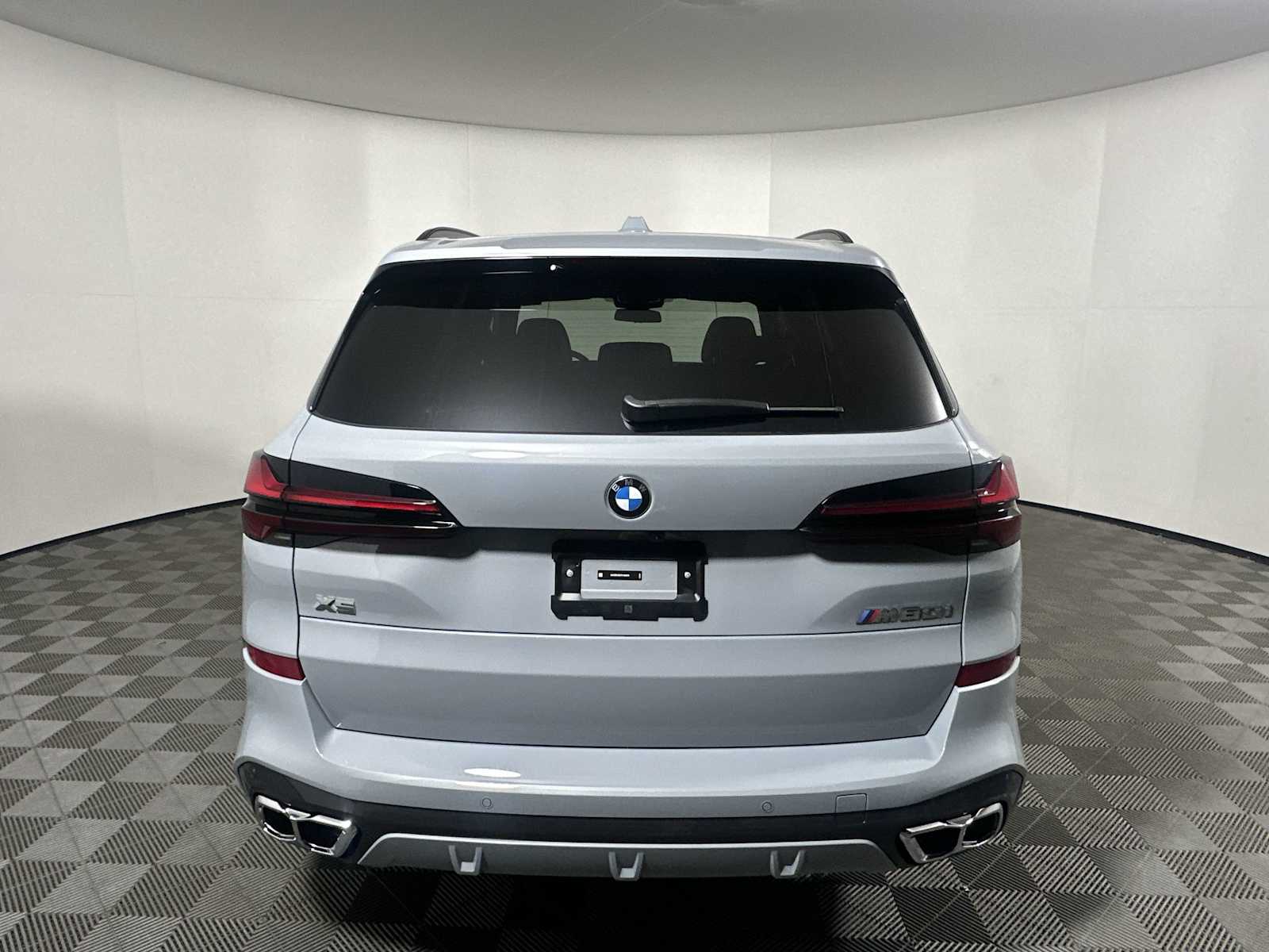 2026 Bmw X5 M60i photo 2