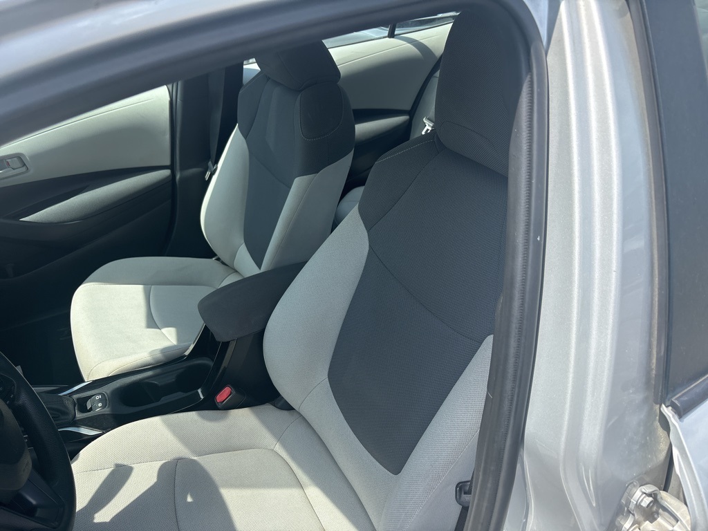 2022 Toyota Corolla L photo 6