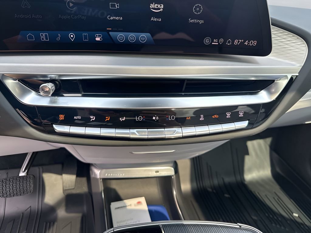 2025 Cadillac Lyriq Sport photo 30