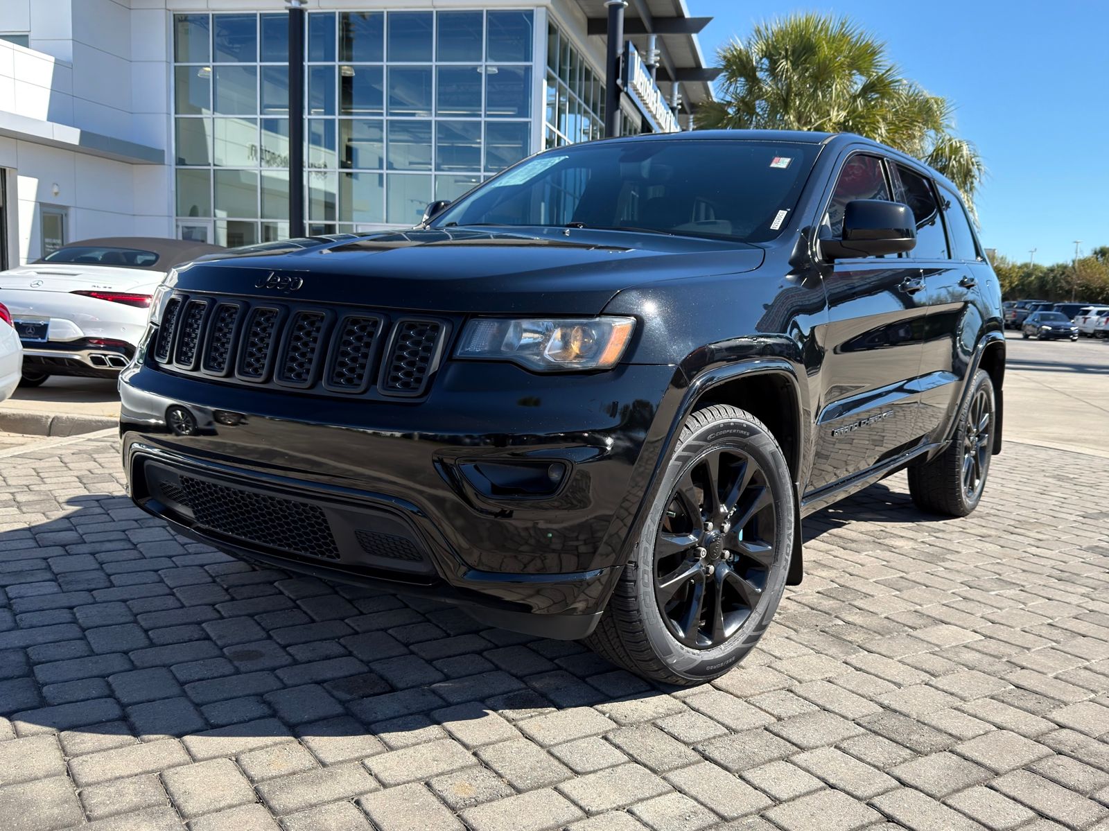 2018 Jeep Grand Cherokee Altitude's photo