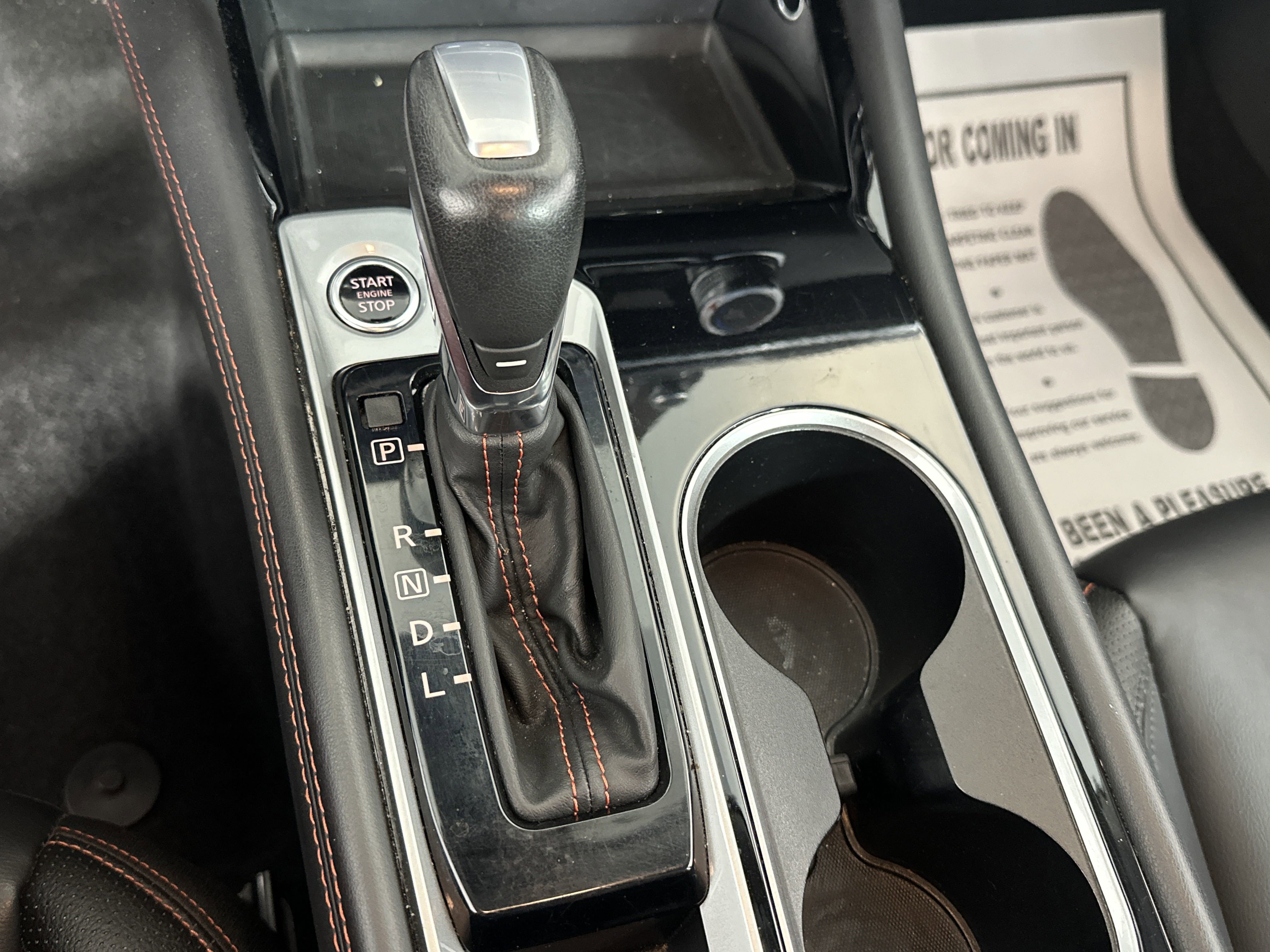 2023 Nissan Altima 2.5 SR photo 9