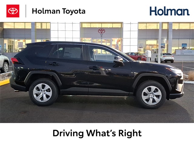 2025 Toyota RAV4 LE's photo