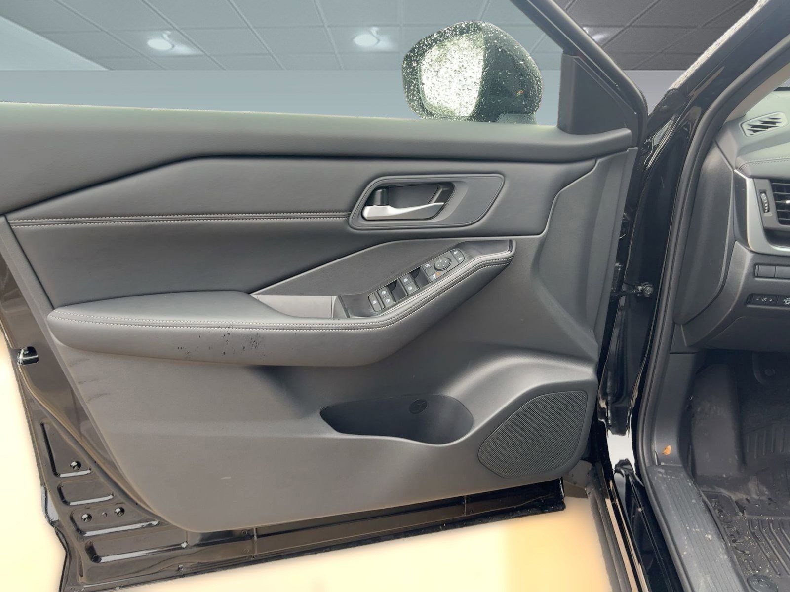 2026 Nissan Rogue SV photo 12