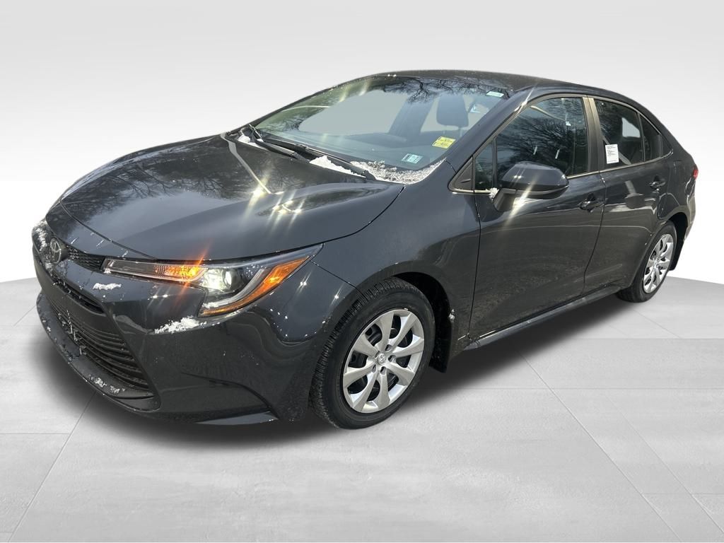 2026 Toyota Corolla LE's photo