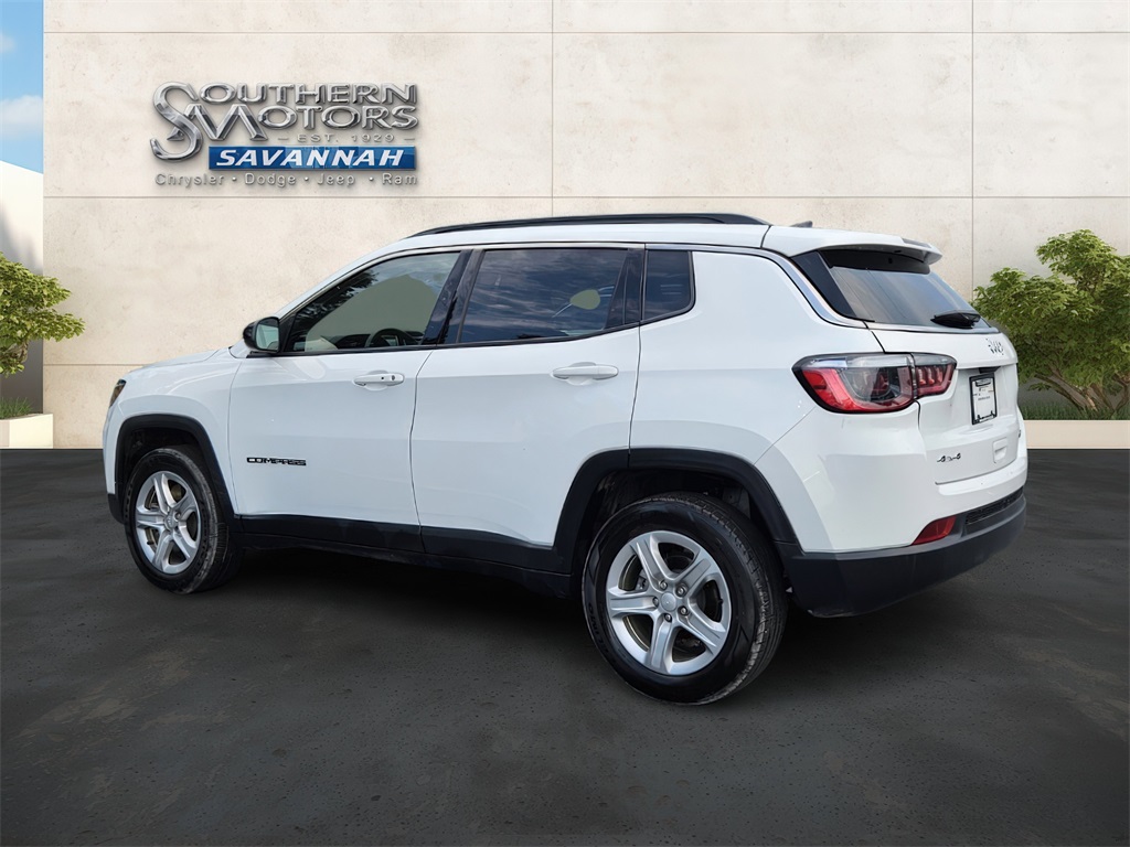 2024 Jeep Compass Latitude photo 3