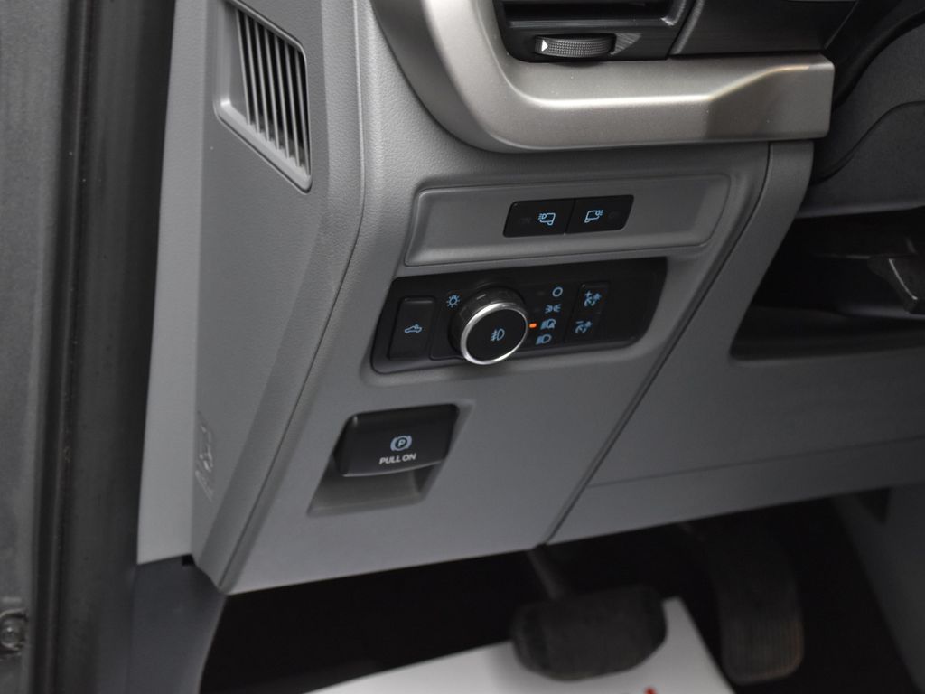 2021 Ford F-150 XLT photo 10