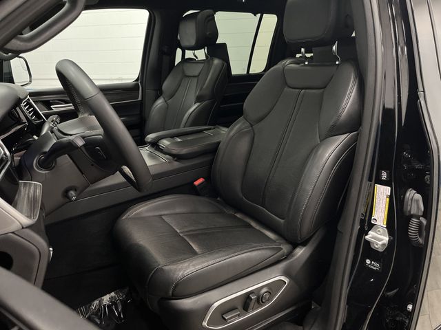 2023 Jeep Wagoneer L Series III photo 4