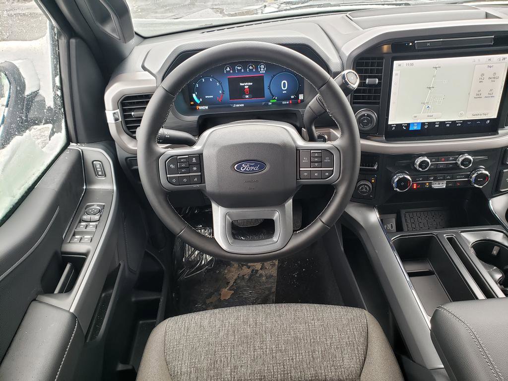 2025 Ford F-150 XLT photo 3