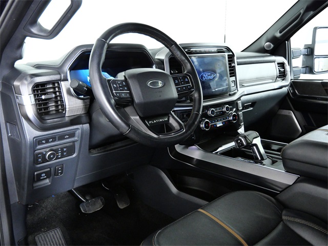 2022 Ford F-150 Platinum photo 16