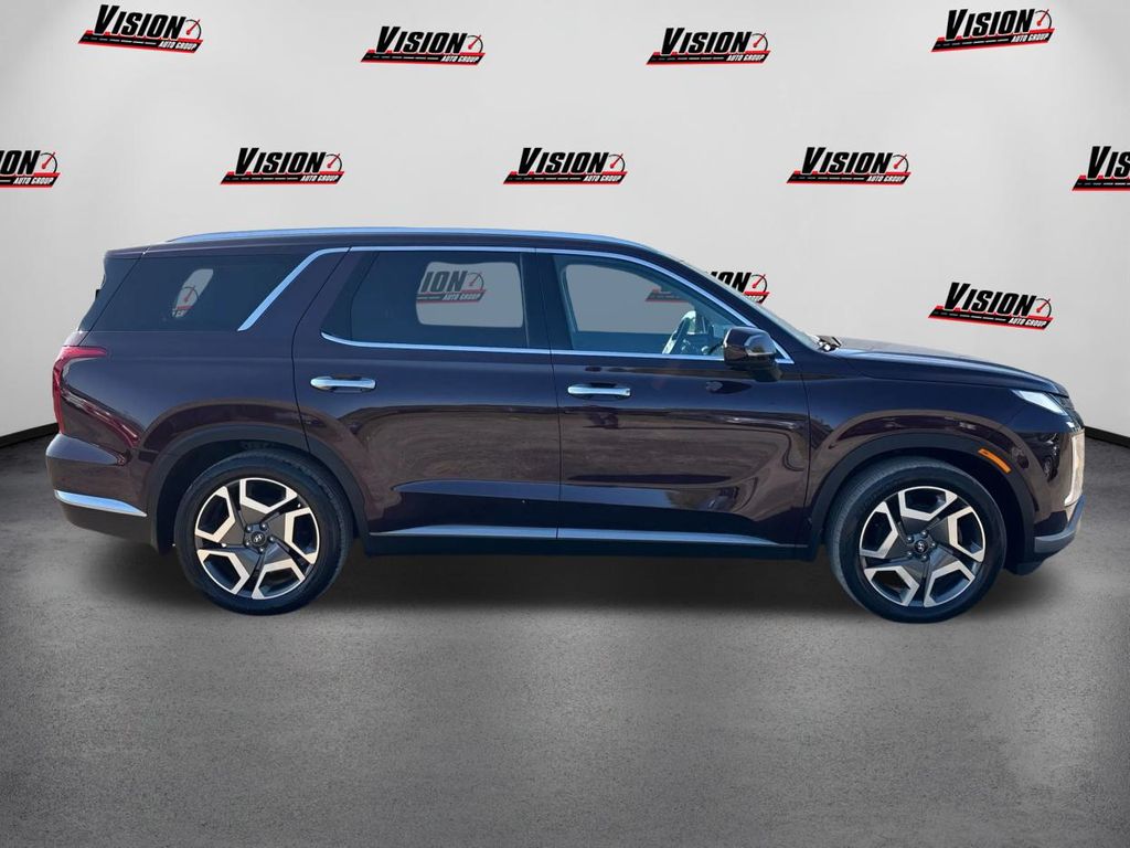 2023 Hyundai Palisade Limited photo 2