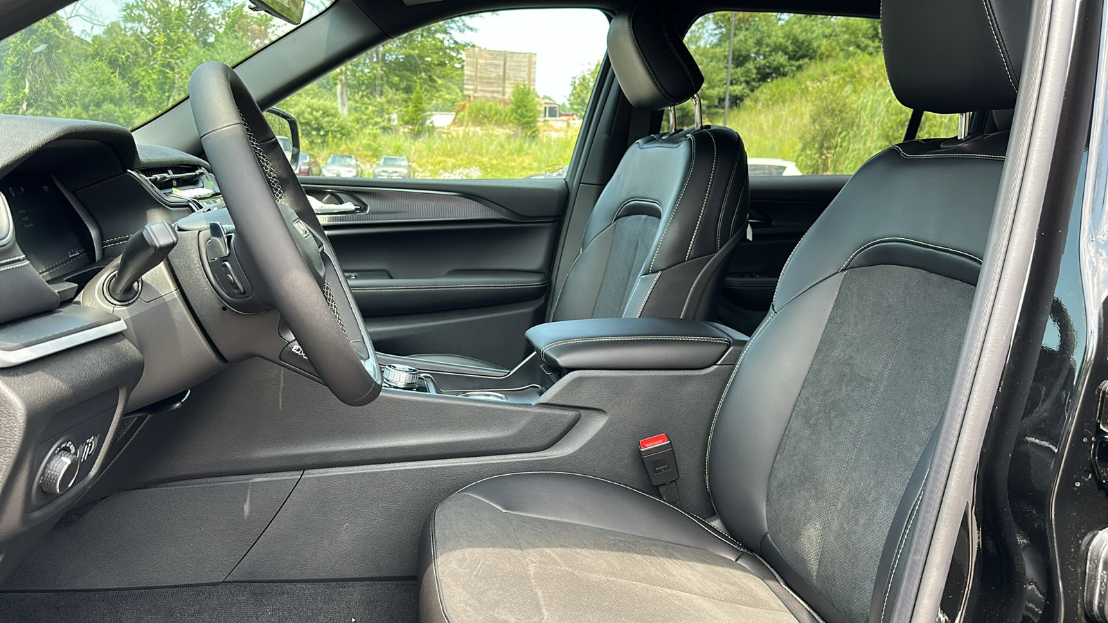 2025 Jeep Grand Cherokee Altitude X photo 5