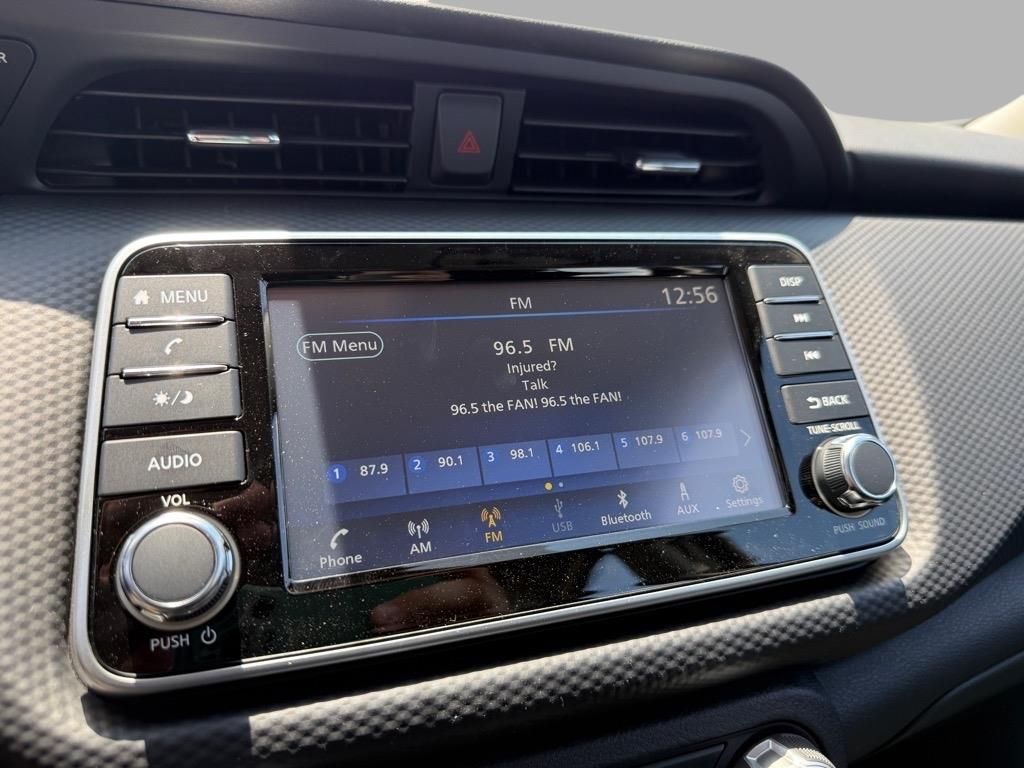 2025 Nissan Kicks Play S photo 4