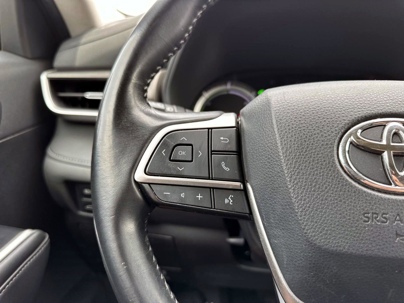 2022 Toyota Highlander LE Hybrid photo 28